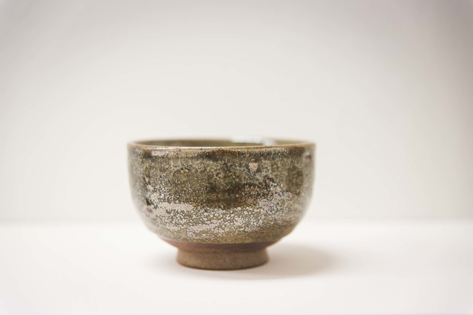 Teeschale, japanisch, teabowl, brown glaze  keramik, glasur handgemacht