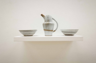 Krug und Zwei Schüsseln Krug und Zwei Schüsseln, keramik, handgemacht, ceramics, white