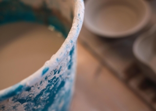 Wassereimer töpferei eimer mit wasser